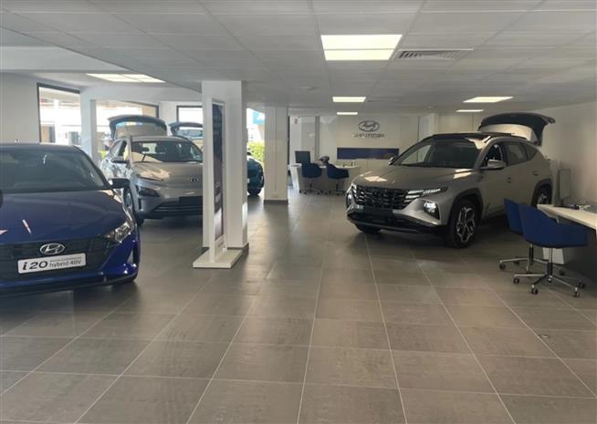 Commerce Location 06700 ST LAURENT DU VAR