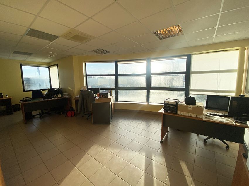Local d'activités Location 78114 MAGNY LES HAMEAUX