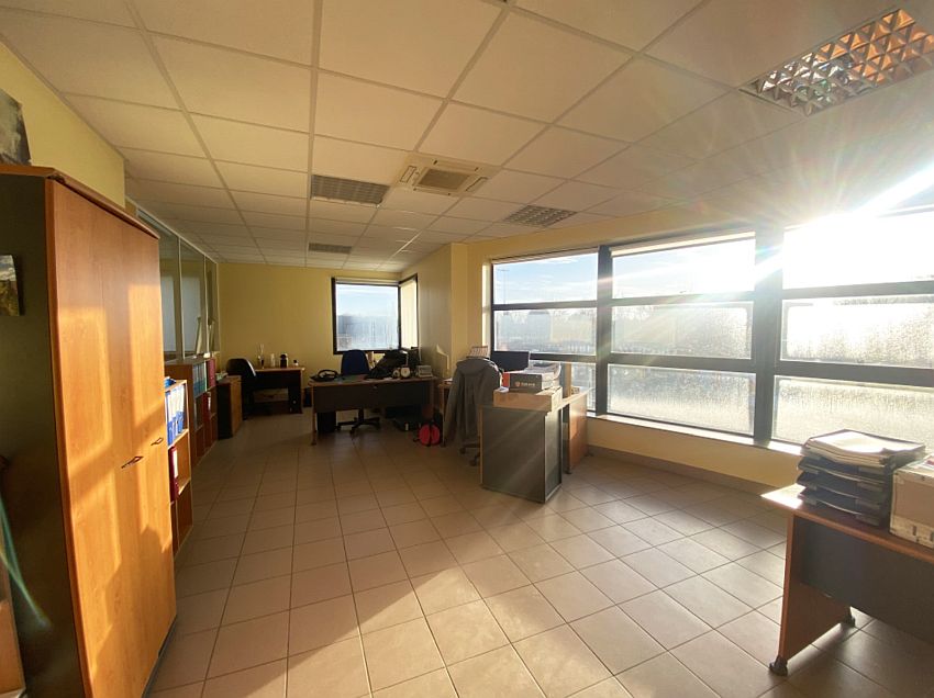 Local d'activités Location 78114 MAGNY LES HAMEAUX