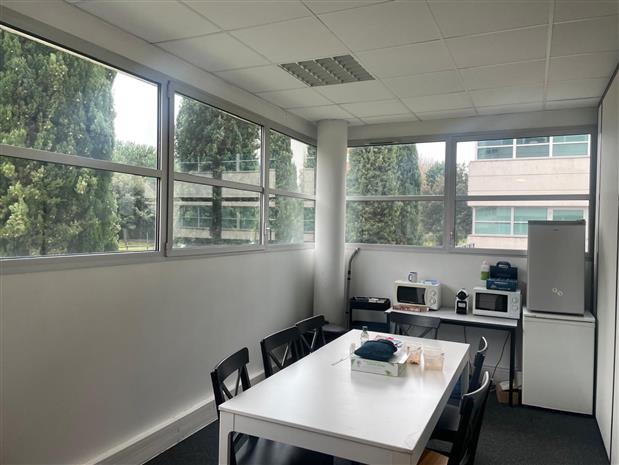 Bureau Location 33300 BORDEAUX 1 PLACE RAVEZIES