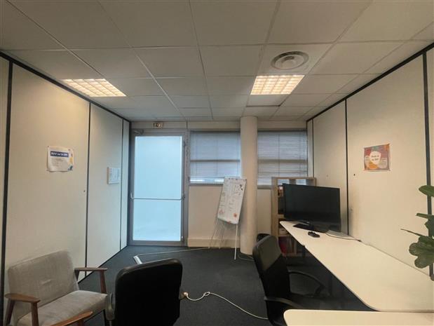 Bureau Location 33300 BORDEAUX 1 PLACE RAVEZIES