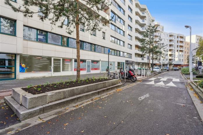 Commerce Location 92120 MONTROUGE