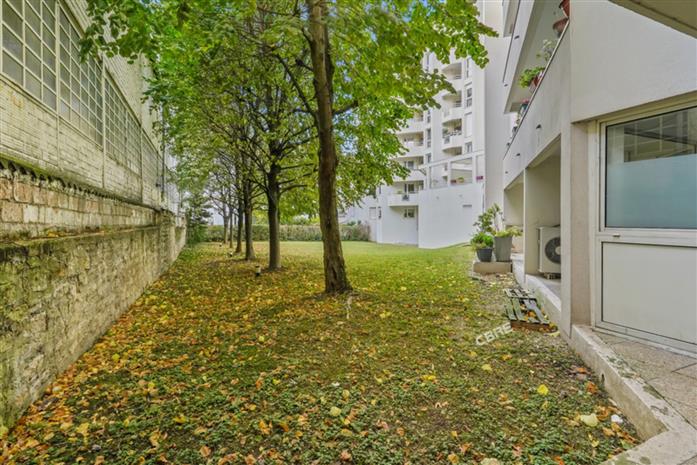 Commerce Location 92120 MONTROUGE