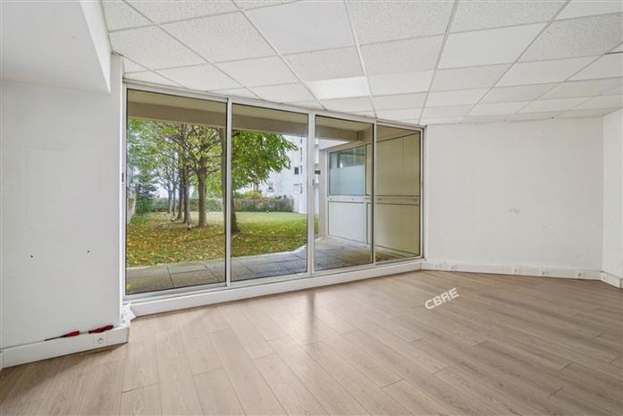 Commerce Location 92120 MONTROUGE