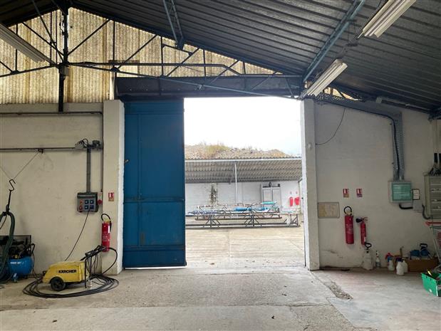 Local d'activités Location 06200 NICE