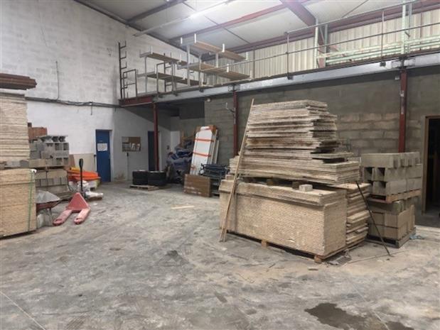 Local d'activités Location 91160 CHAMPLAN