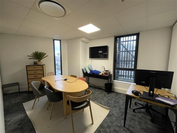 Bureau Vente/Location 44120 VERTOU 2 RUE DES GRANDS CHATAIGNIERS