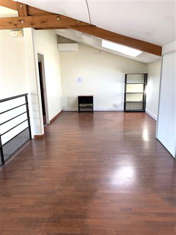 Bureau Location 31140 AUCAMVILLE