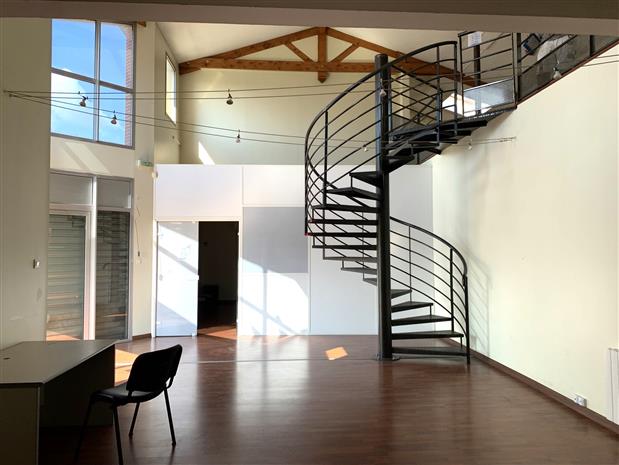 Bureau Location 31140 AUCAMVILLE