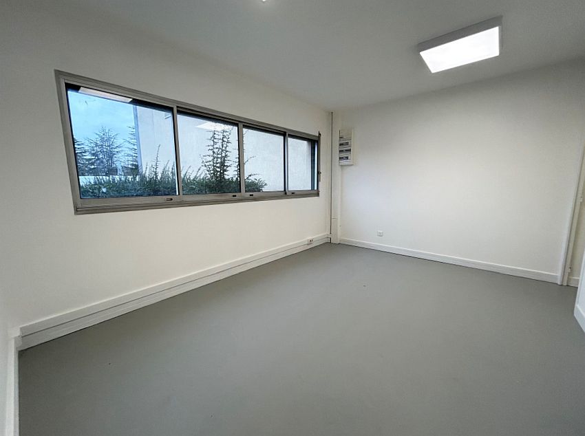 Local d'activités Location 94460 VALENTON