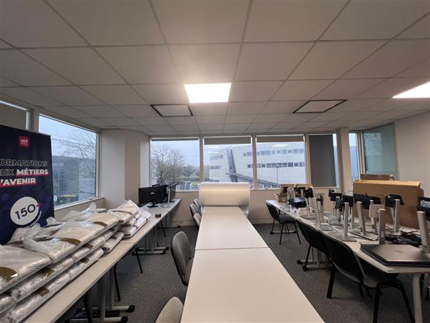 Bureau Location 33700 MERIGNAC 15BIS ALLEE JAMES WATT