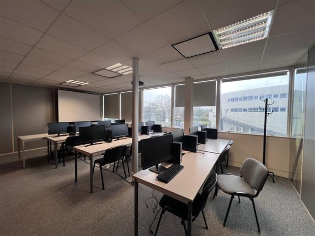 Bureau Location 33700 MERIGNAC 15BIS ALLEE JAMES WATT