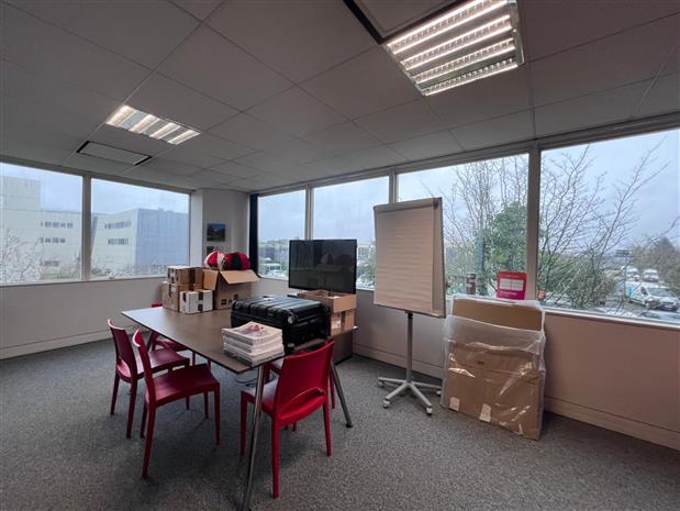 Bureau Location 33700 MERIGNAC 15BIS ALLEE JAMES WATT