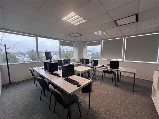 Bureau Location 33700 MERIGNAC 15BIS ALLEE JAMES WATT