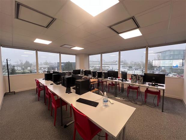 Bureau Location 33700 MERIGNAC 15BIS ALLEE JAMES WATT