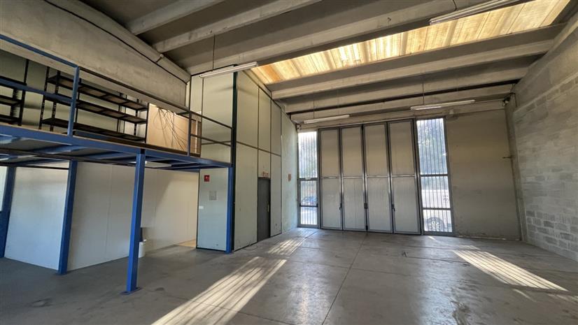 Local d'activités Location 06600 ANTIBES 165 RUE DES CISTES