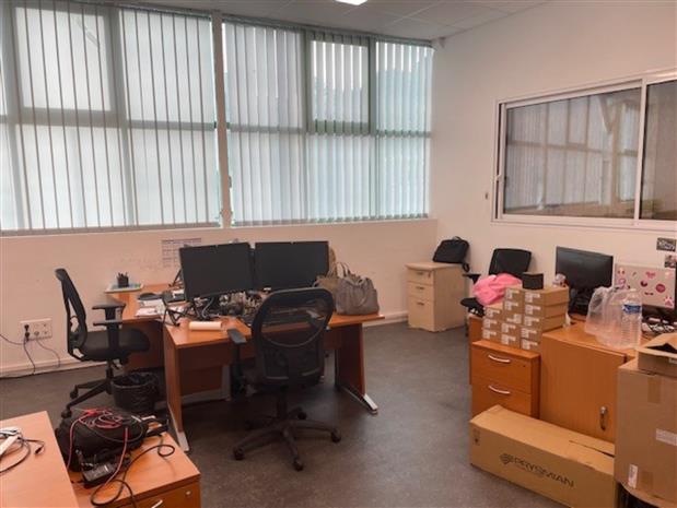 Local d'activités Location 06510 CARROS