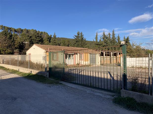 Local d'activités Location 83340 LE CANNET DES MAURES