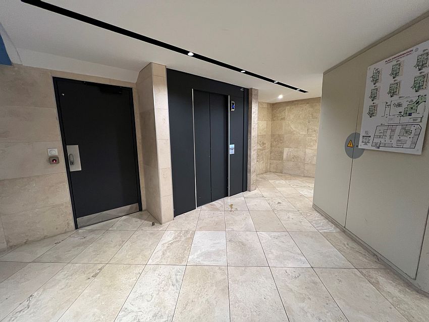 Bureau Location 06200 NICE