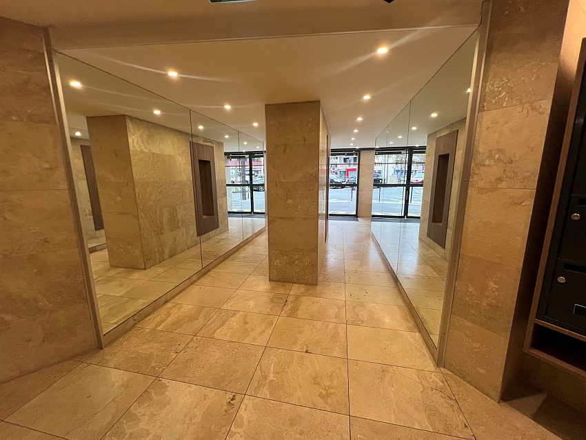 Bureau Location 06200 NICE