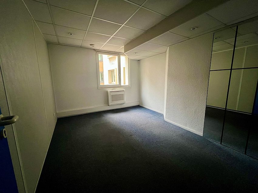 Bureau Location 06200 NICE