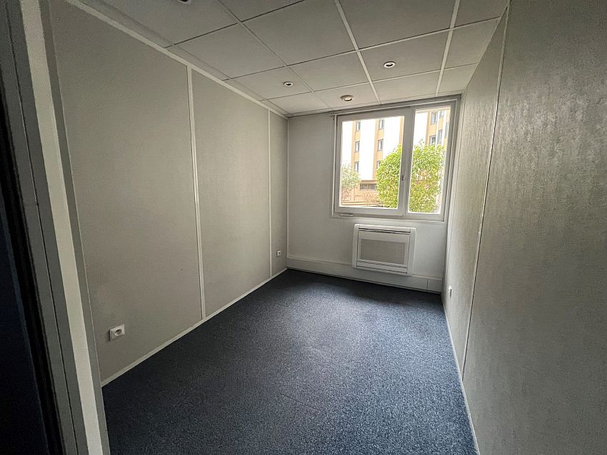 Bureau Location 06200 NICE