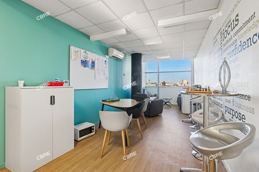 Bureau Location 93230 ROMAINVILLE