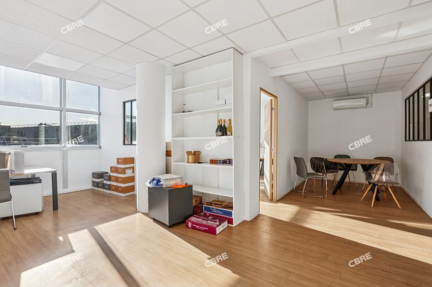 Bureau Location 93230 ROMAINVILLE