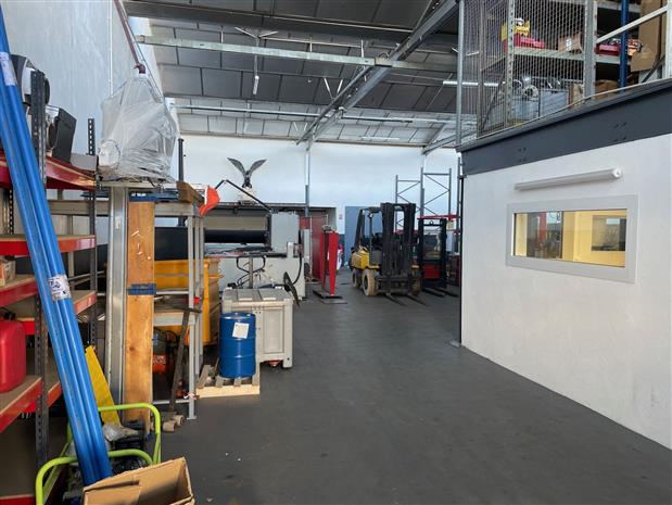 Local d'activités Location 06700 ST LAURENT DU VAR