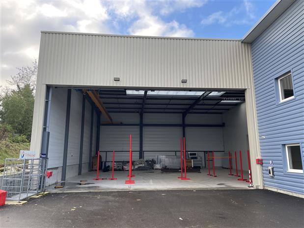 Local d'activités Vente/Location 01360 BELIGNEUX