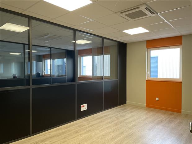 Local d'activités Vente/Location 01360 BELIGNEUX