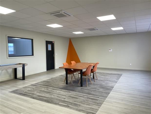 Local d'activités Vente/Location 01360 BELIGNEUX