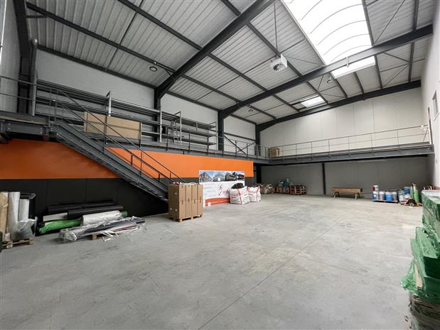 Local d'activités Vente/Location 01360 BELIGNEUX