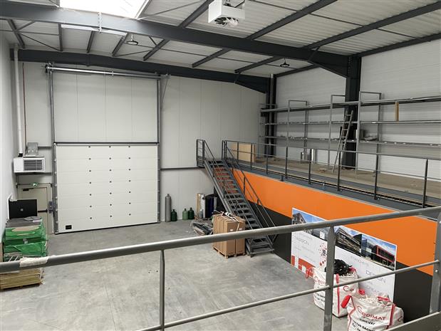 Local d'activités Vente/Location 01360 BELIGNEUX