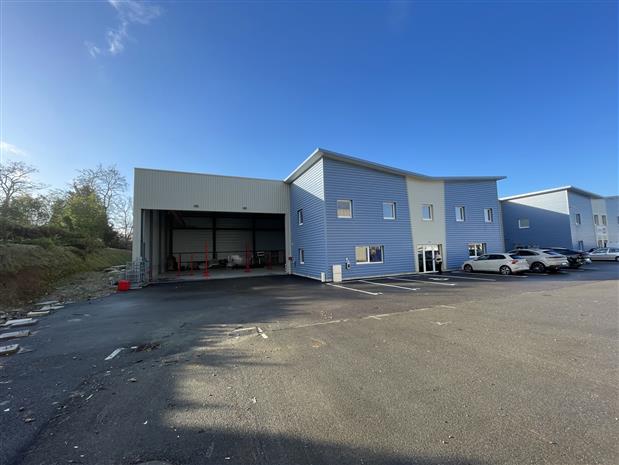 Local d'activités Vente/Location 01360 BELIGNEUX