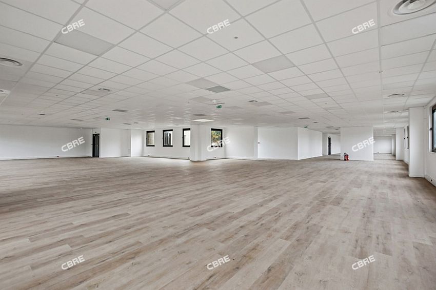Local d'activités Location 95800 CERGY