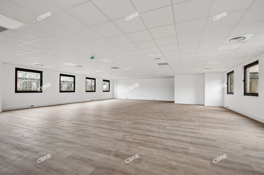 Local d'activités Location 95800 CERGY