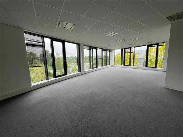 Bureau Location 59810 LESQUIN