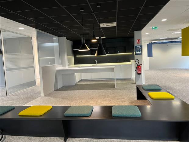 Bureau Location 59810 LESQUIN