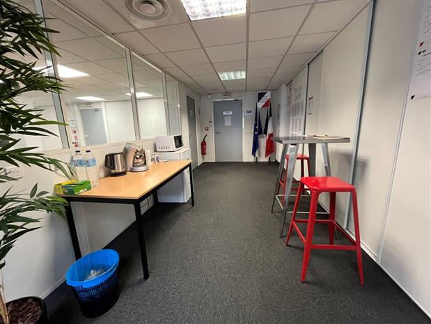 Bureau Location 06200 NICE