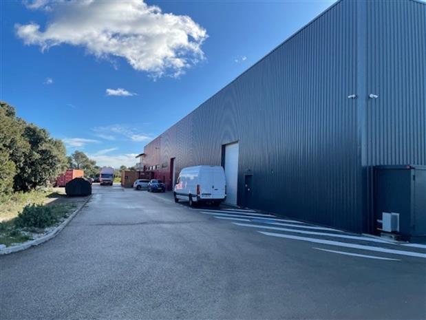 Local d'activités Location 83870 SIGNES