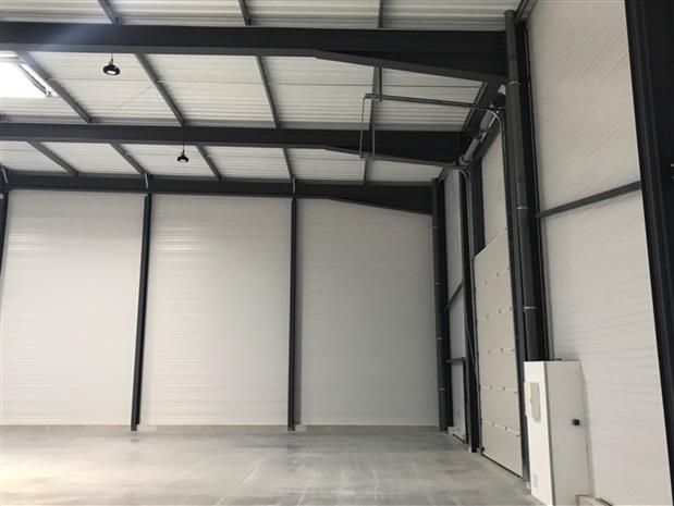 Local d'activités Location 83870 SIGNES