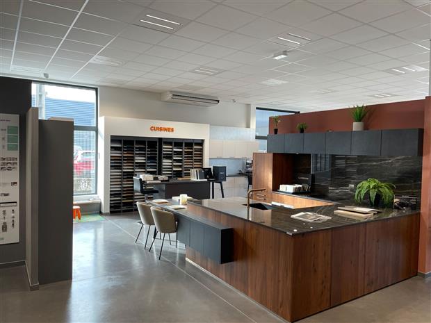 Local d'activités Location 83170 BRIGNOLES