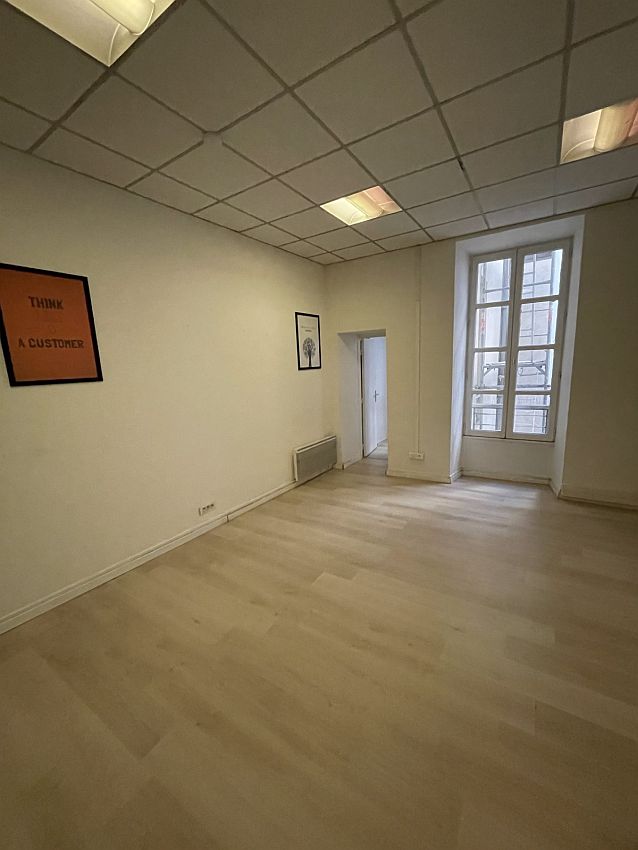 Bureau Location 83000 TOULON