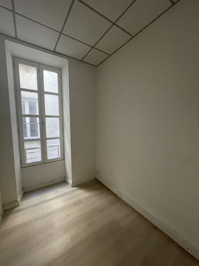 Bureau Location 83000 TOULON