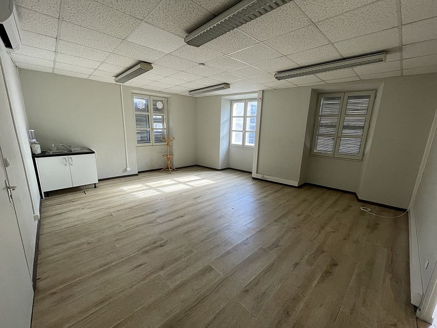 Bureau Location 83000 TOULON