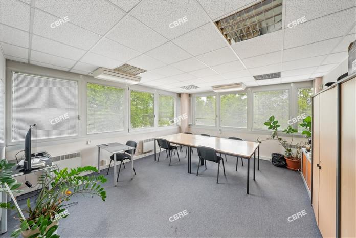 Bureau Vente 33520 BRUGES 15 AVENUE DE CHAVAILLES