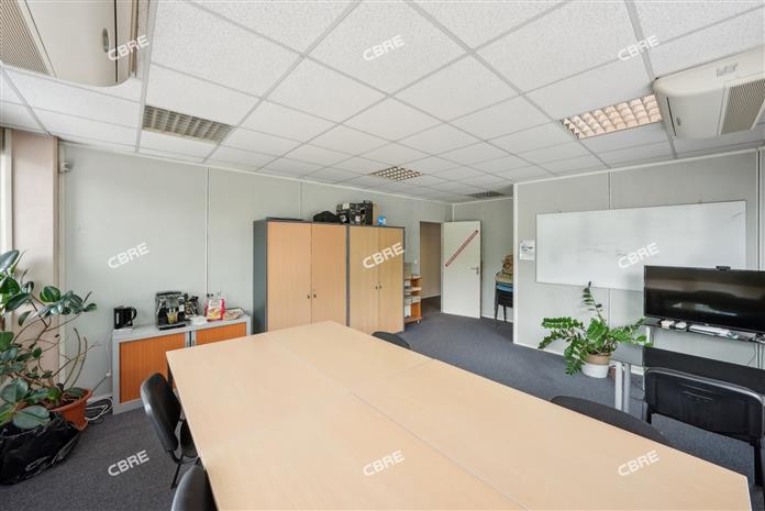 Bureau Vente 33520 BRUGES 15 AVENUE DE CHAVAILLES