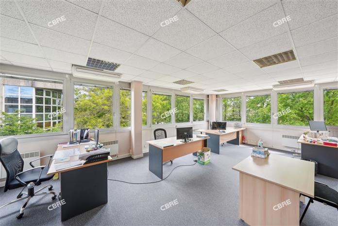 Bureau Vente 33520 BRUGES 15 AVENUE DE CHAVAILLES