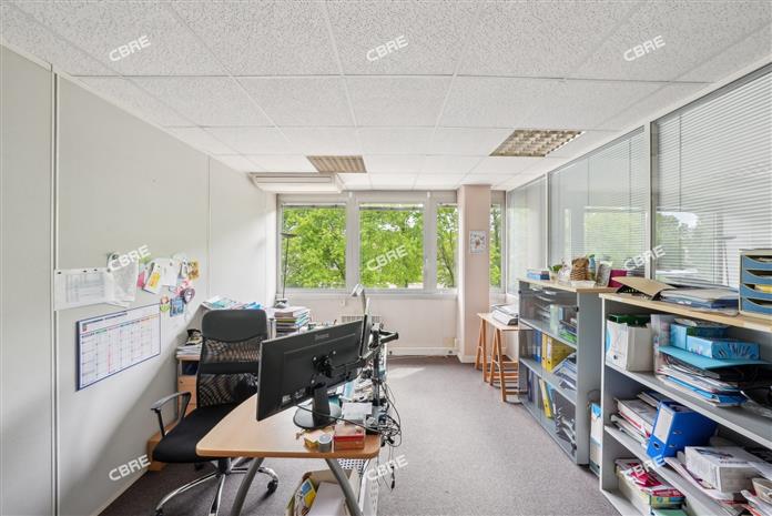 Bureau Vente 33520 BRUGES 15 AVENUE DE CHAVAILLES